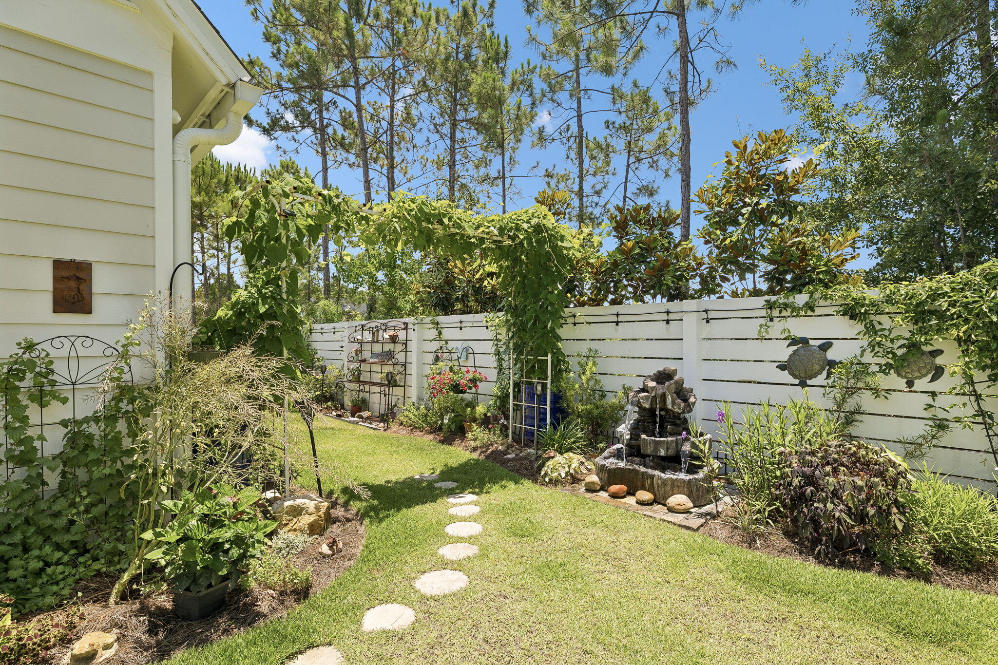 SECLUSION BAY - Residential