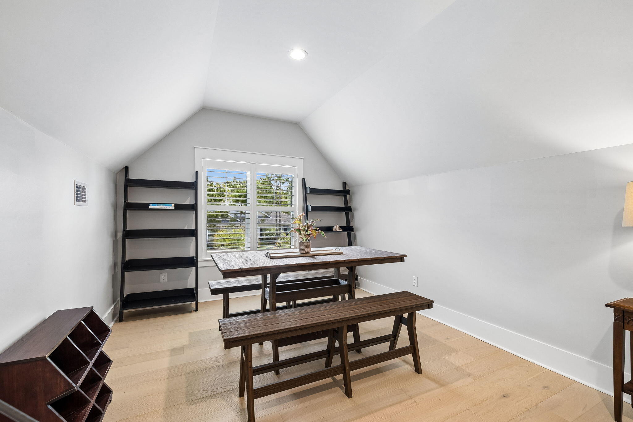 SECLUSION BAY - Residential