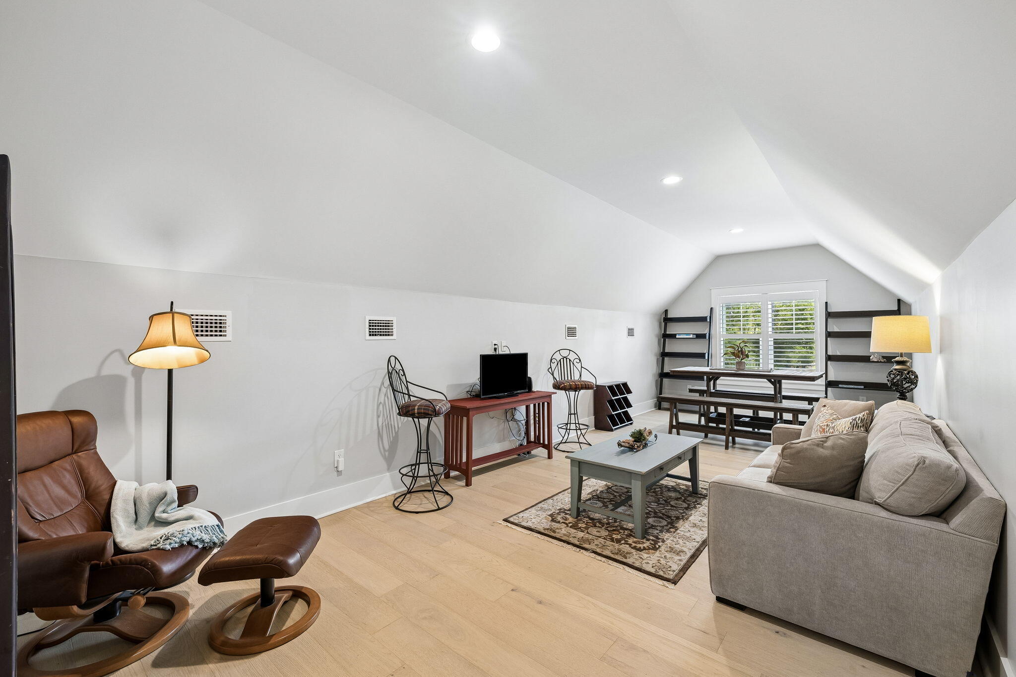 SECLUSION BAY - Residential