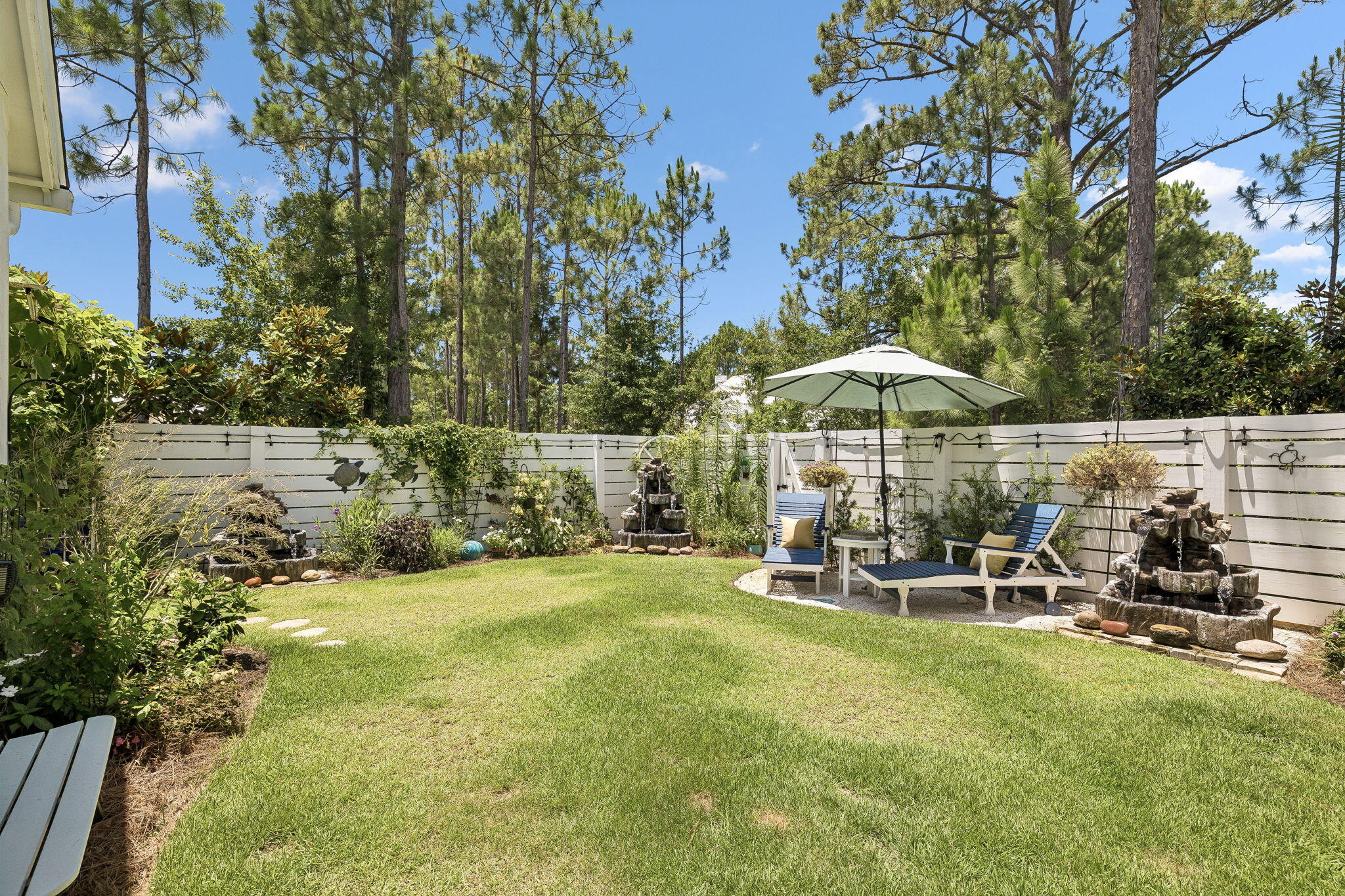 SECLUSION BAY - Residential