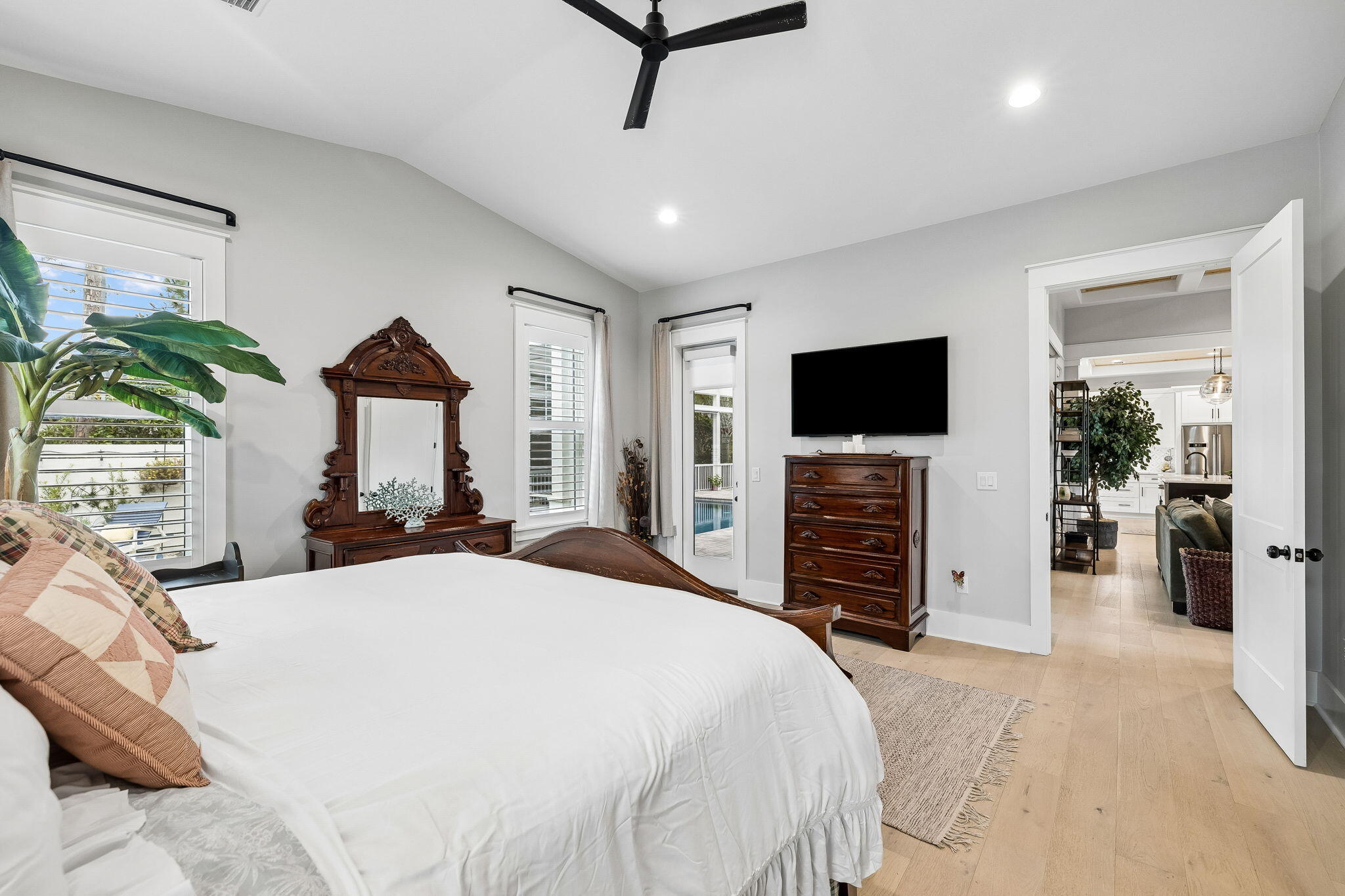 SECLUSION BAY - Residential