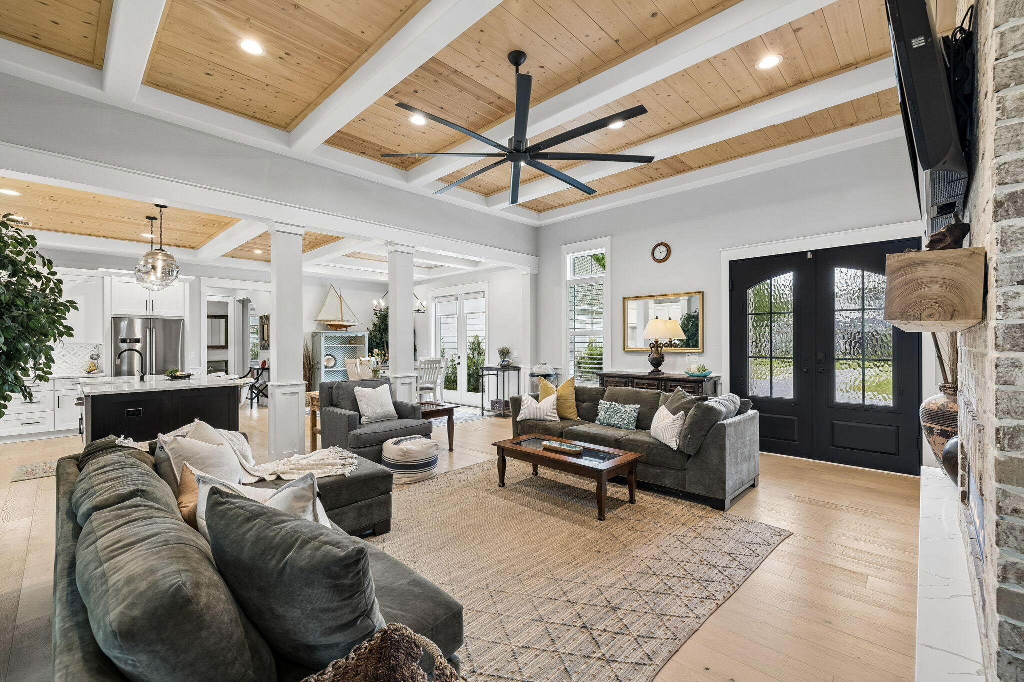 SECLUSION BAY - Residential