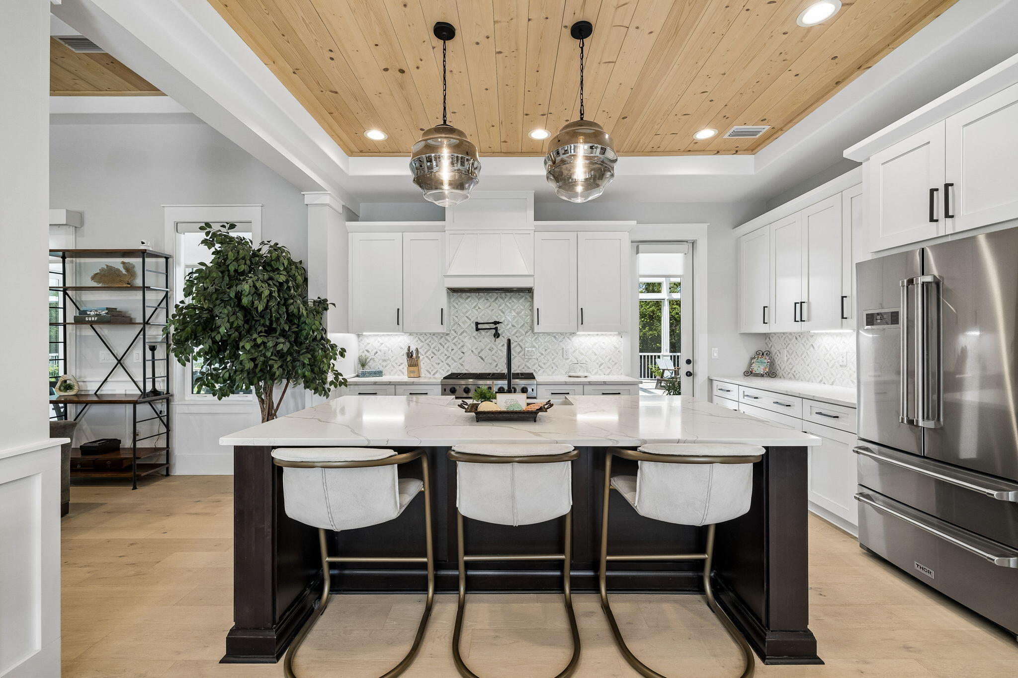 SECLUSION BAY - Residential