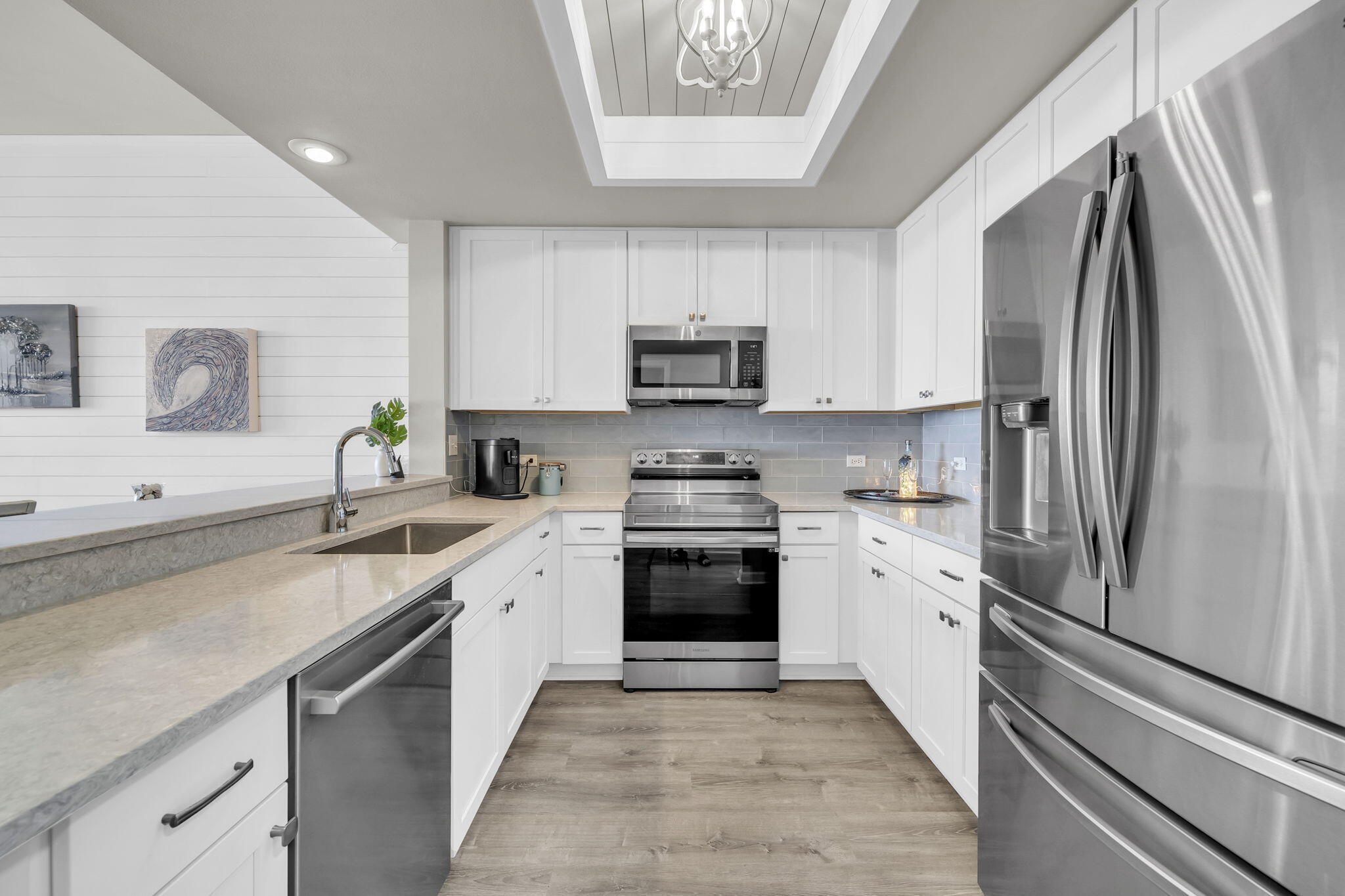 LEEWARD KEY - Residential