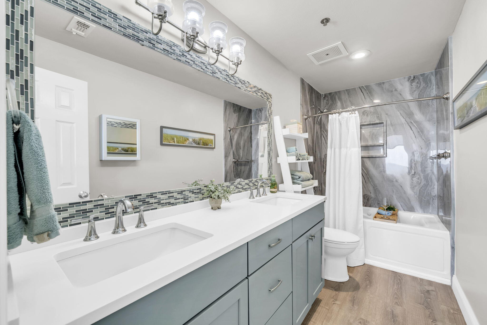 LEEWARD KEY - Residential