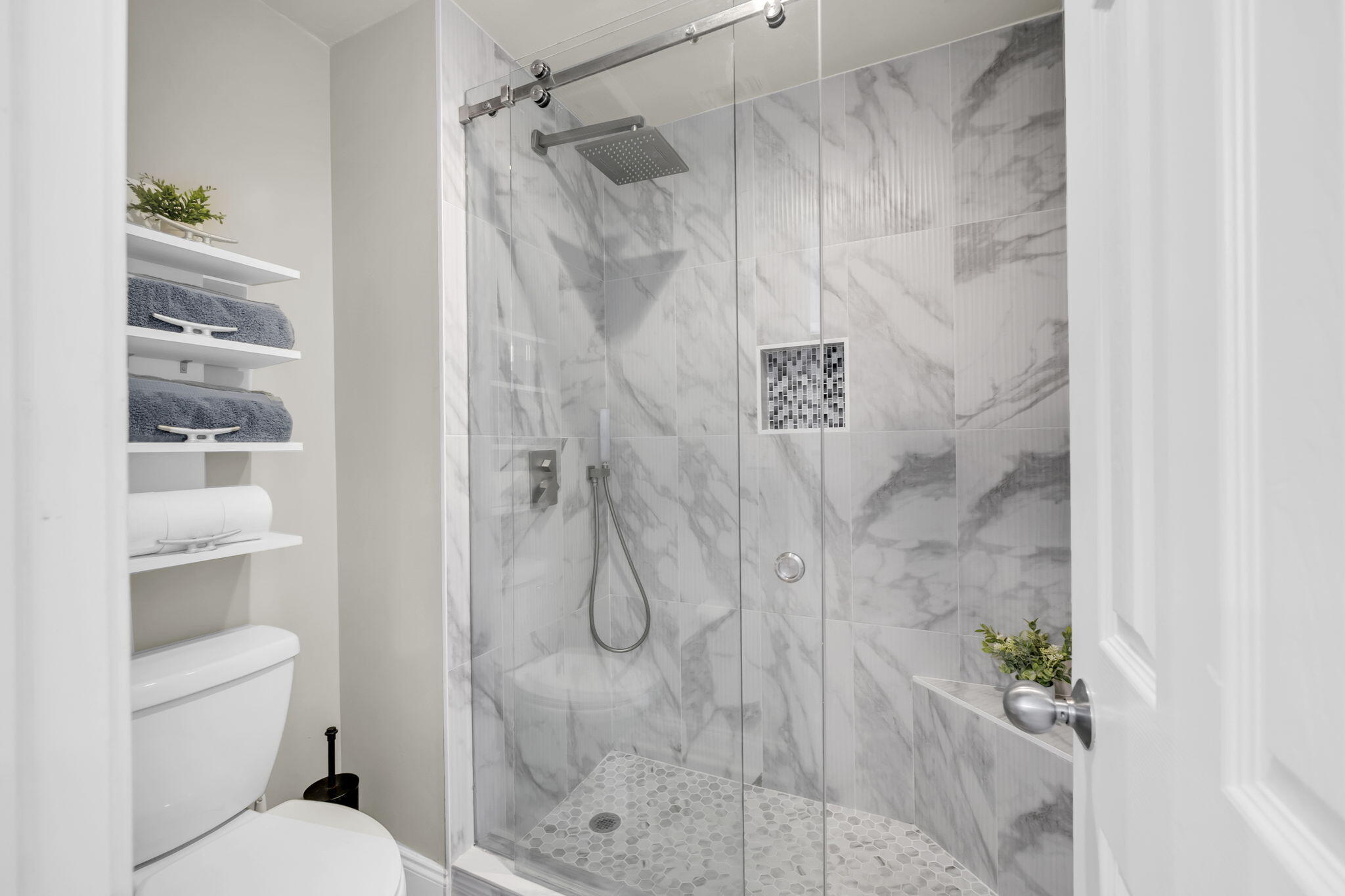 LEEWARD KEY - Residential
