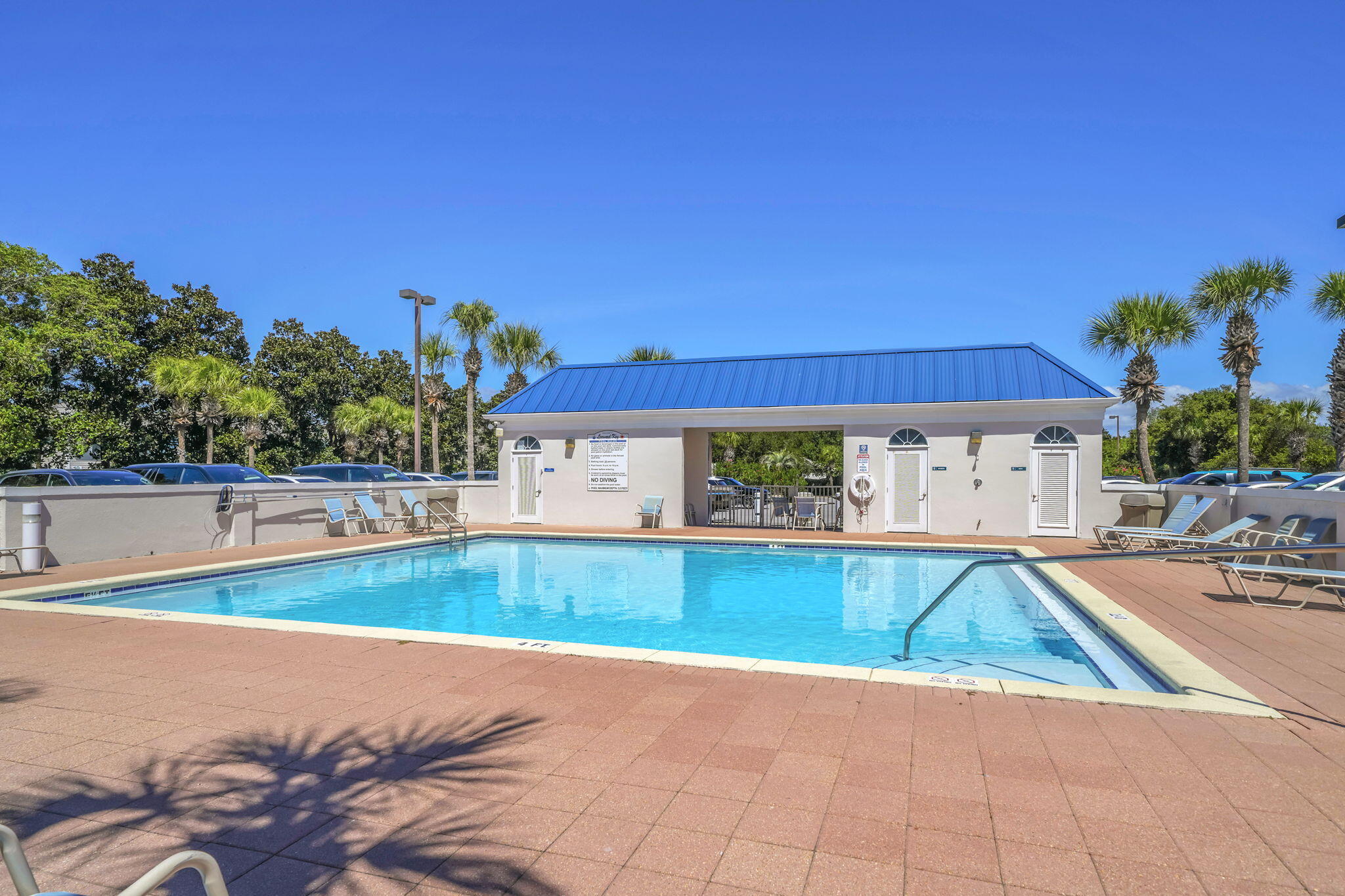 LEEWARD KEY - Residential