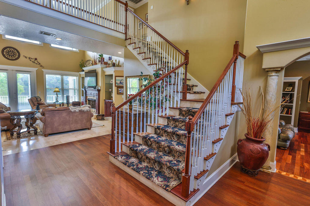 BAYOU POQUITO - Residential