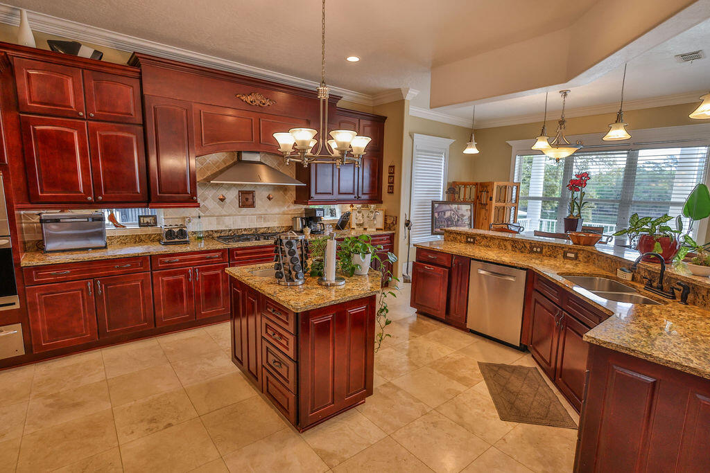 BAYOU POQUITO - Residential