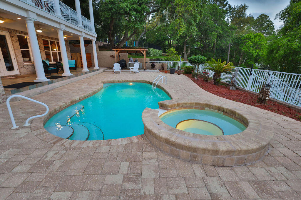 BAYOU POQUITO - Residential