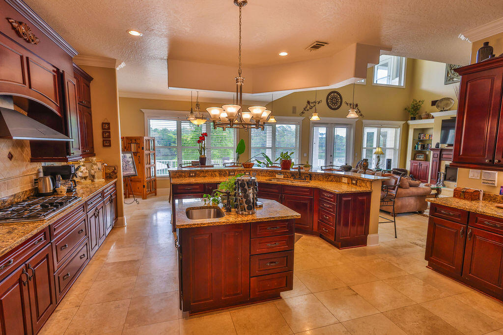 BAYOU POQUITO - Residential