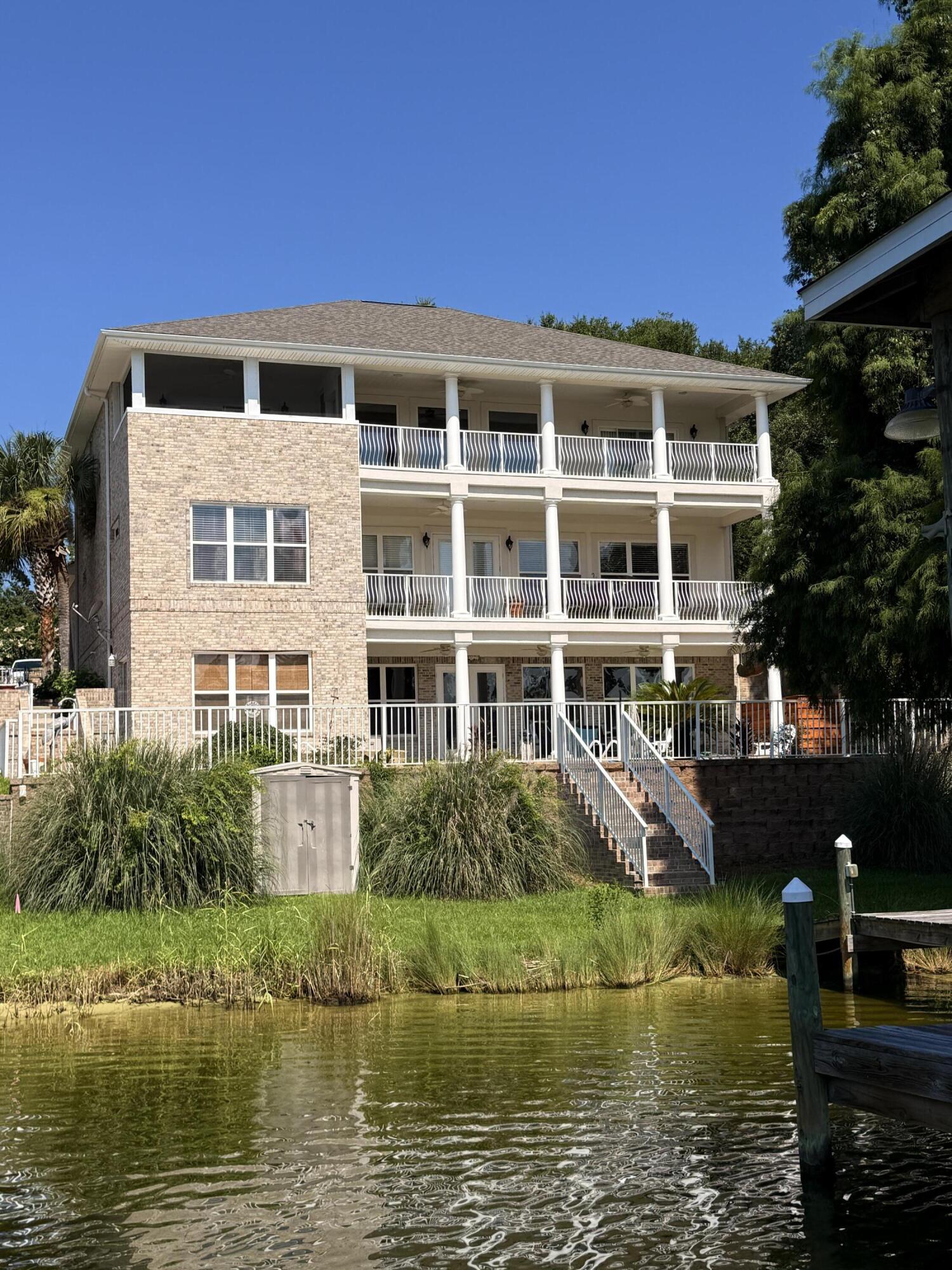BAYOU POQUITO - Residential