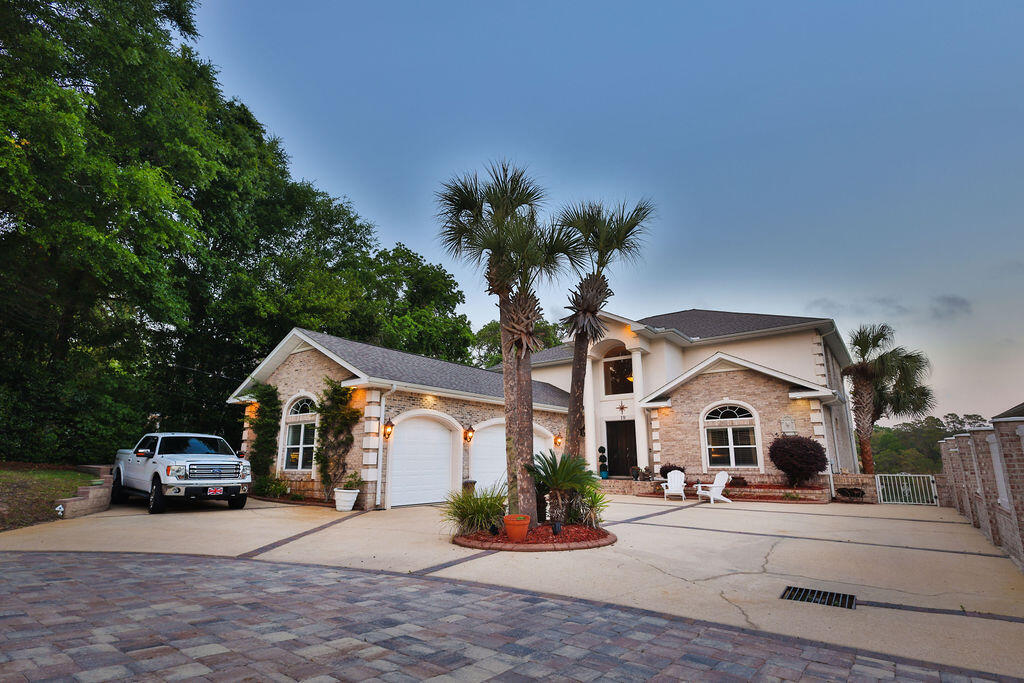 BAYOU POQUITO - Residential