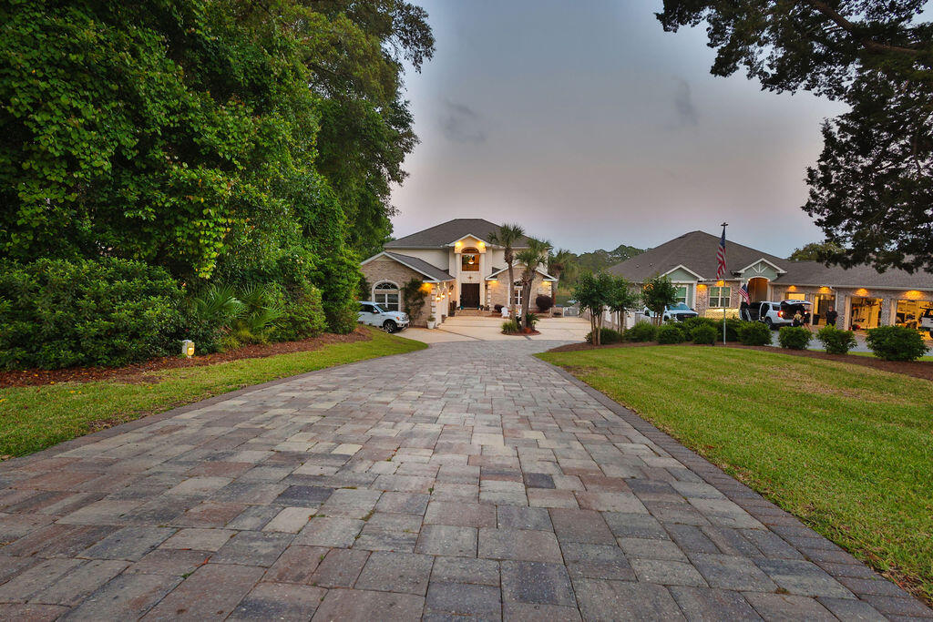 BAYOU POQUITO - Residential