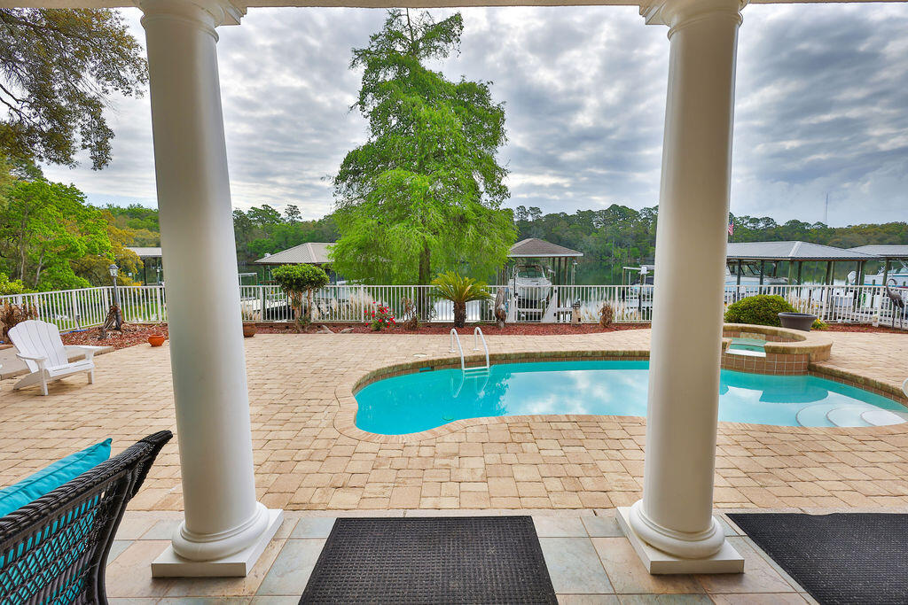 BAYOU POQUITO - Residential