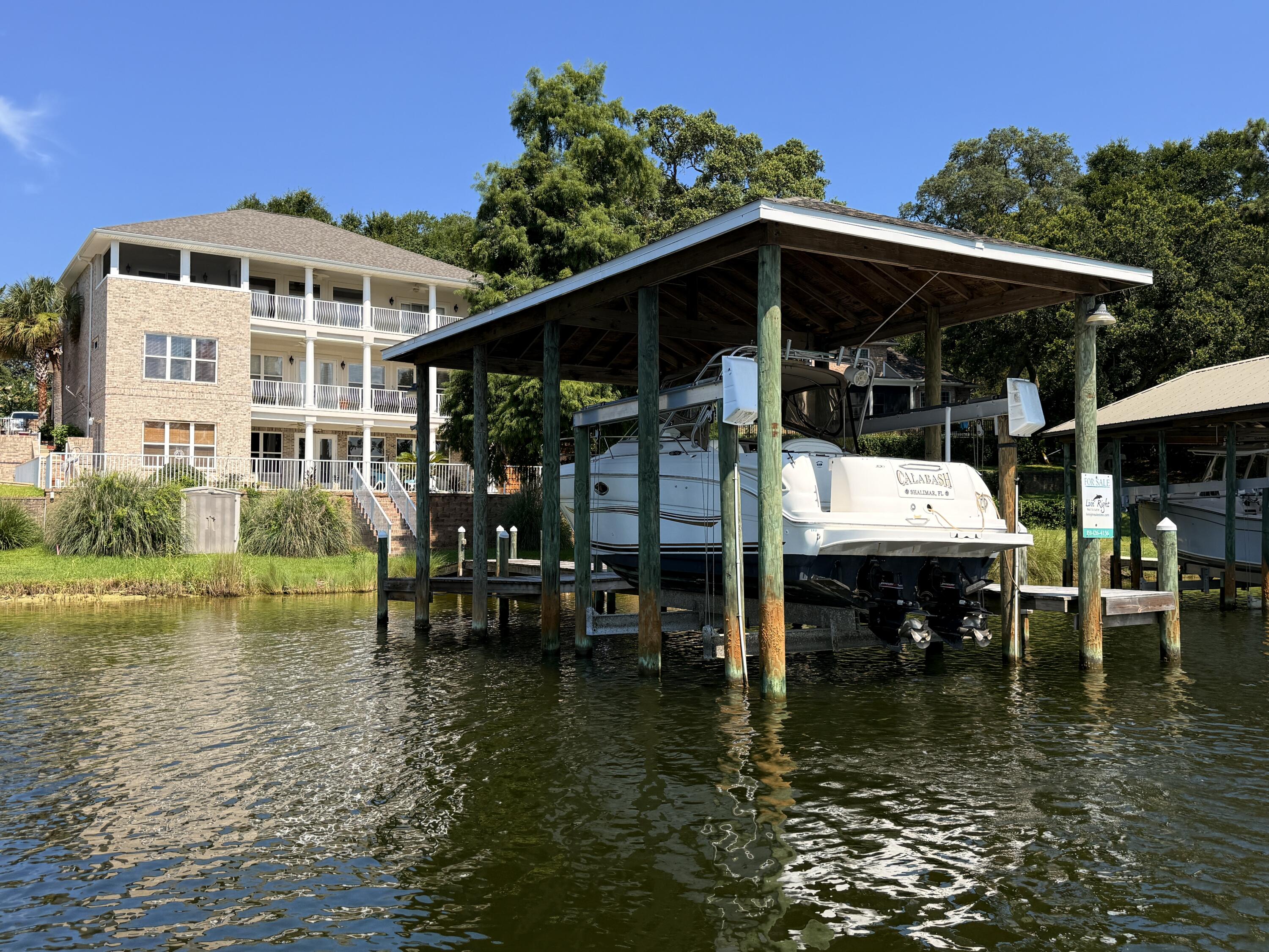 BAYOU POQUITO - Residential
