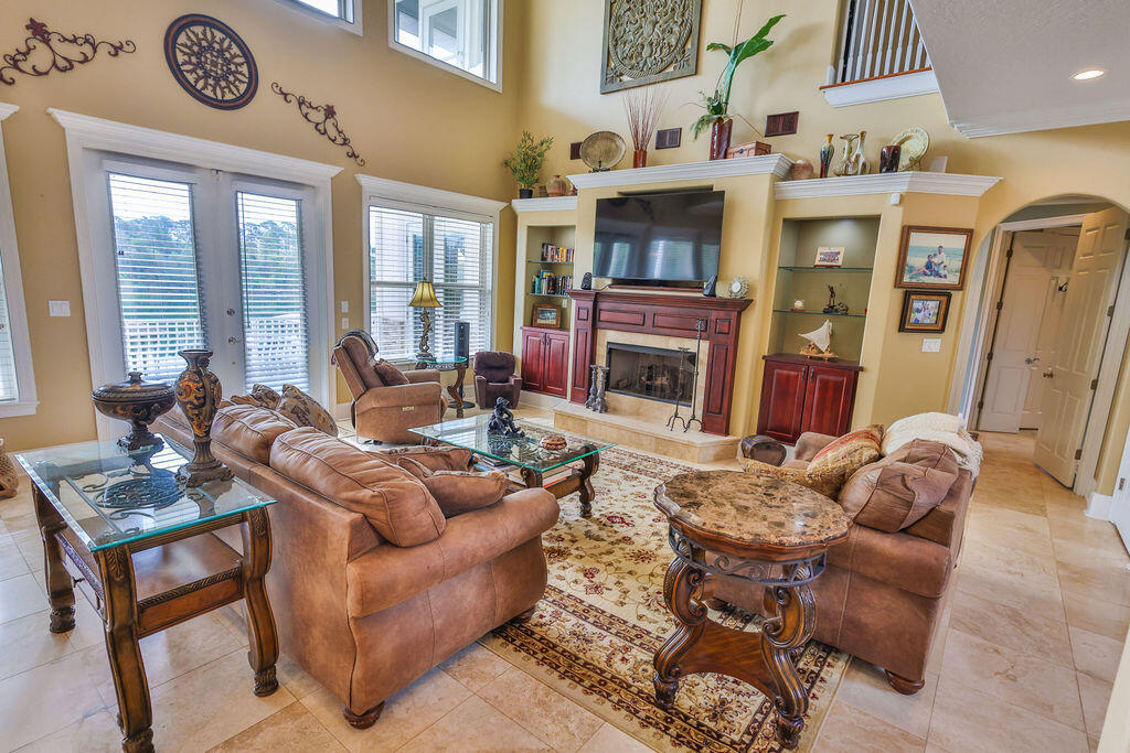 BAYOU POQUITO - Residential