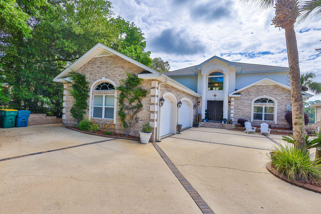 BAYOU POQUITO - Residential