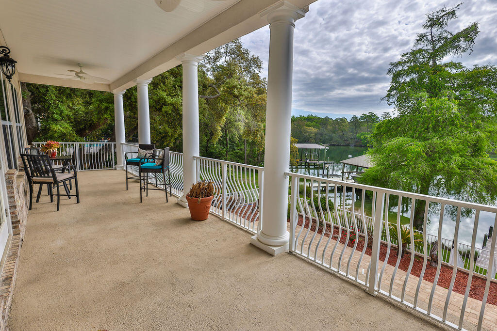 BAYOU POQUITO - Residential