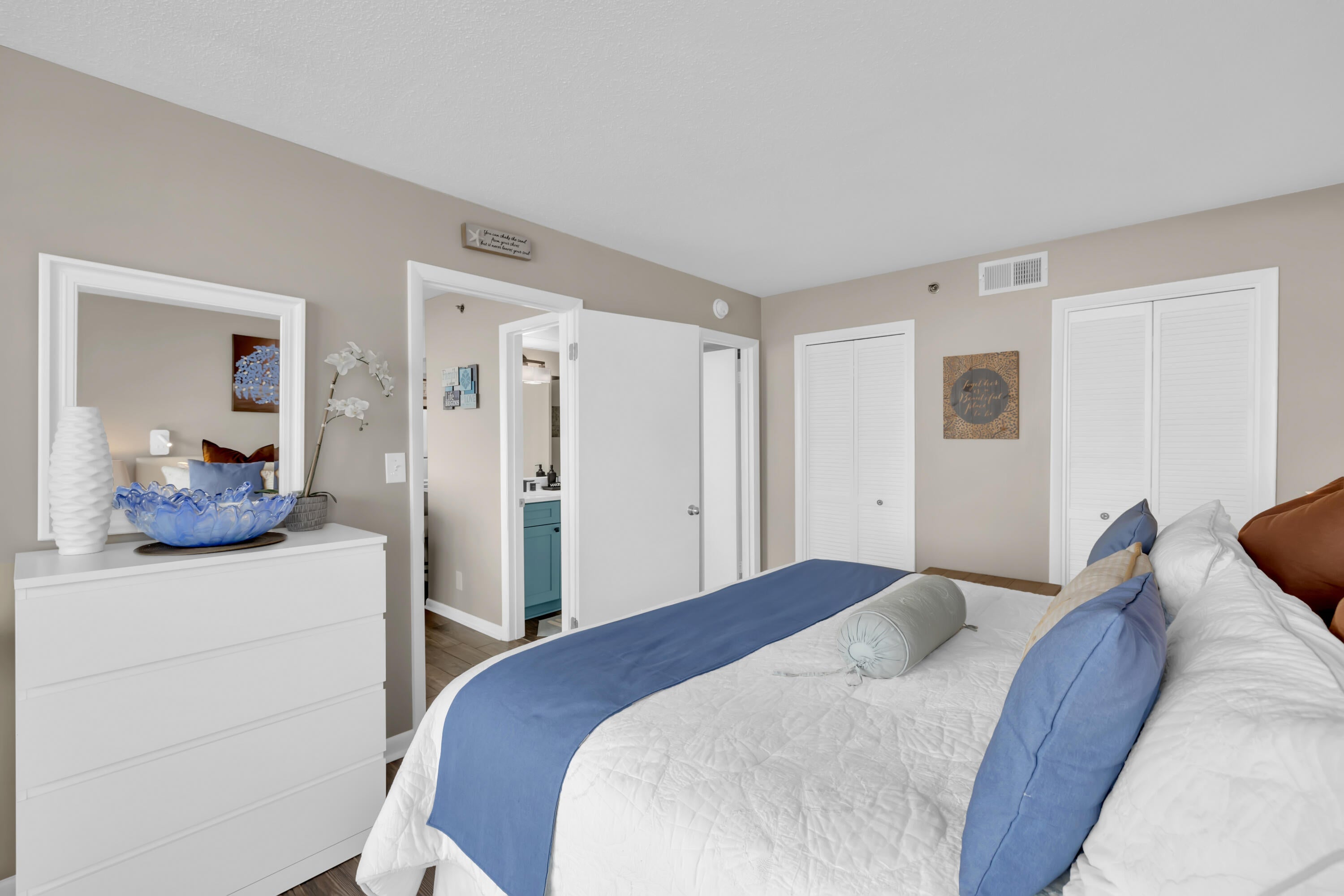 SUNBIRD CONDO - Residential