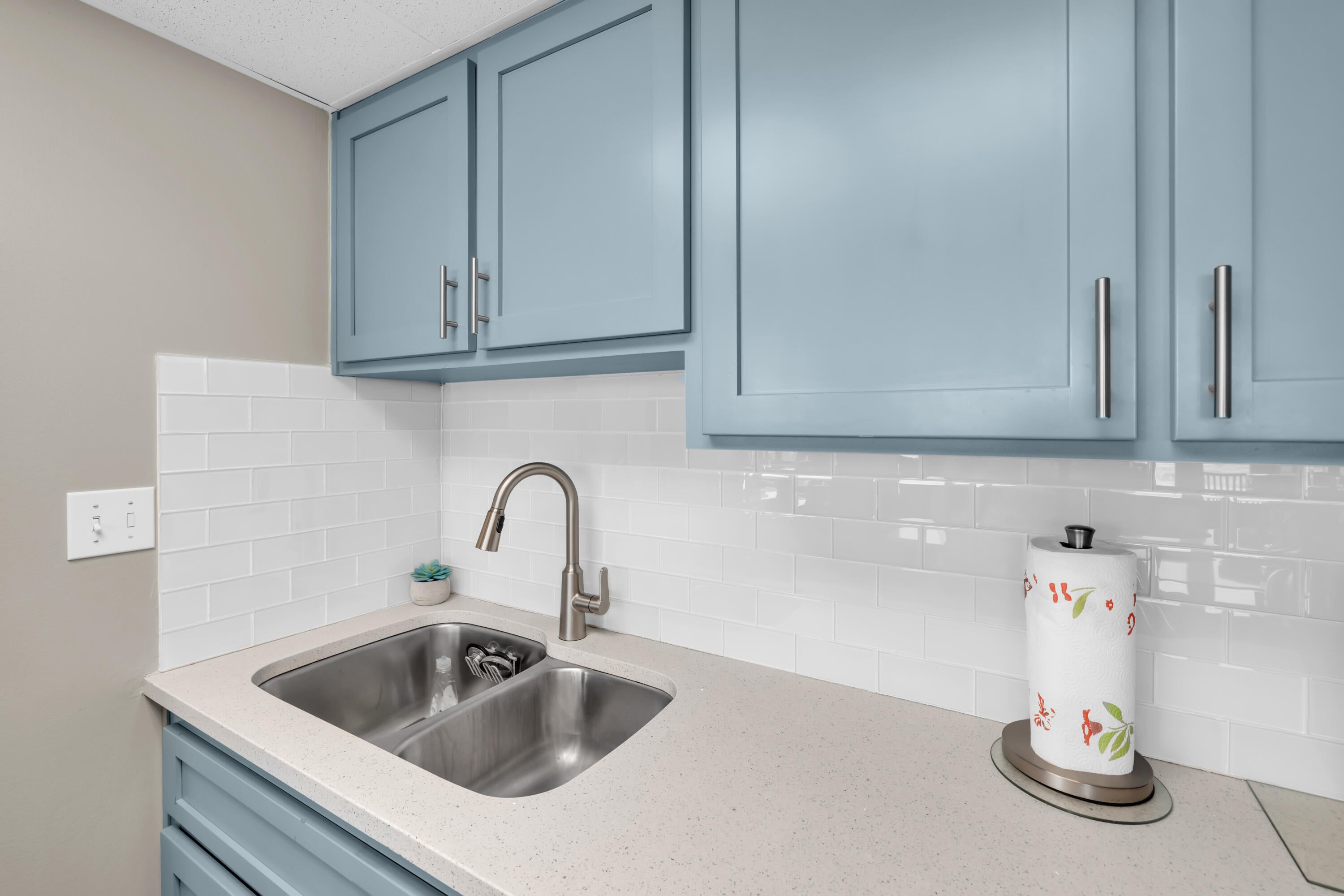 SUNBIRD CONDO - Residential
