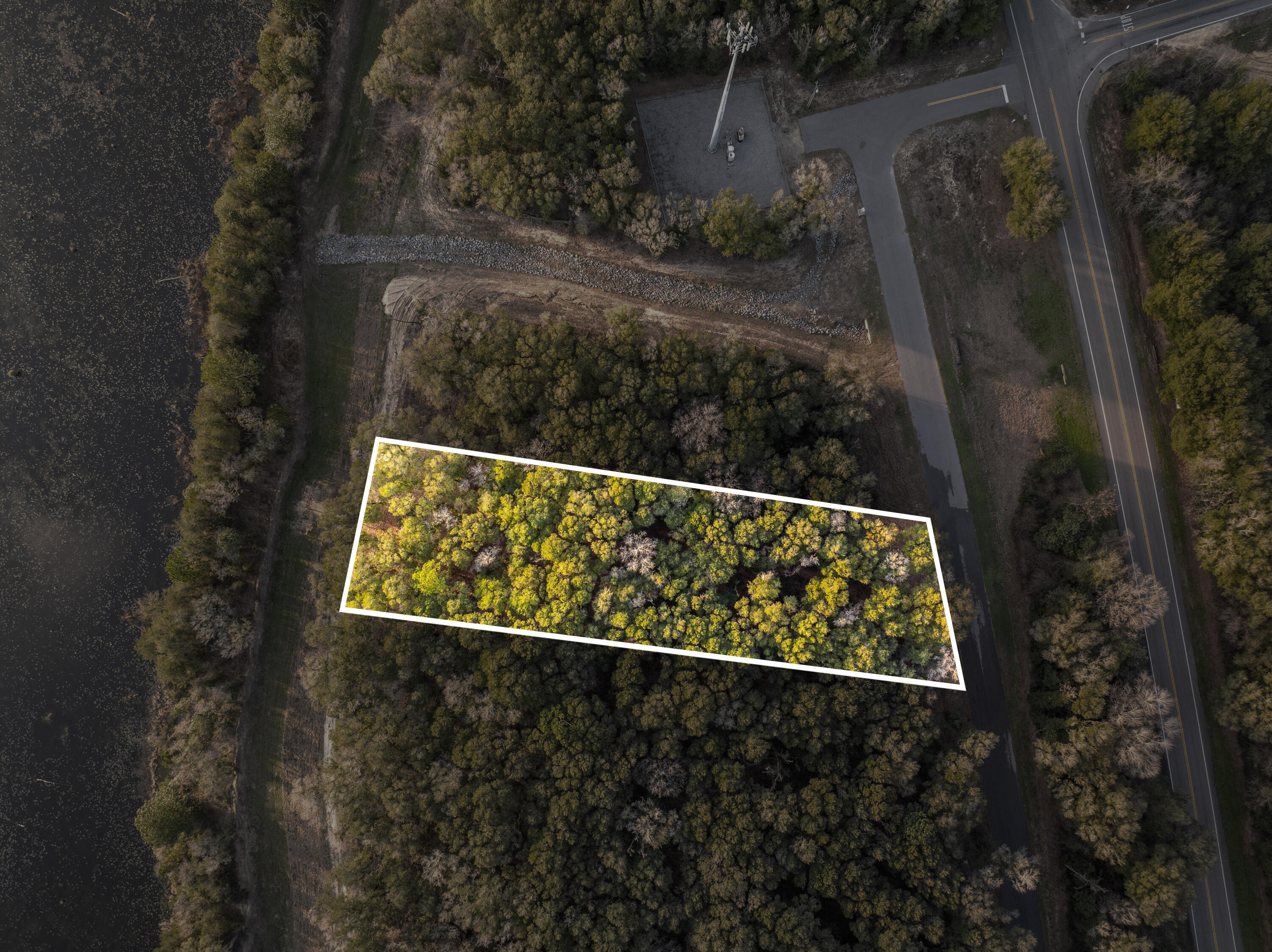 Great water view lot on .78 acres...all buildable with no known wetlands. Electric is available, water is available. Will require septic. Internet is also available. Please see forms in document section.