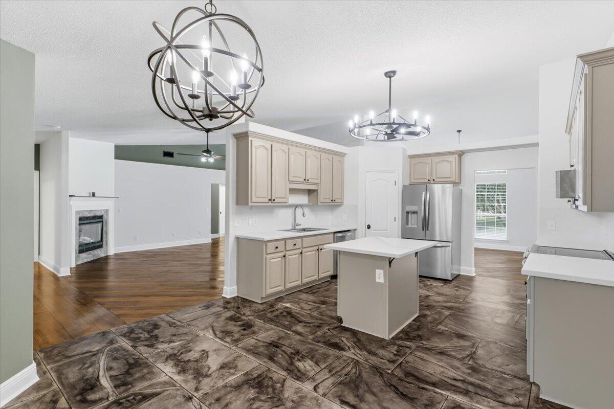 FOX VALLEY - Residential