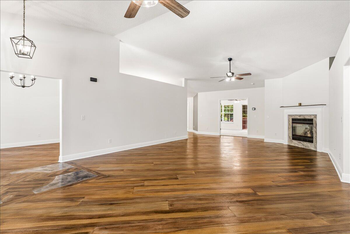 FOX VALLEY - Residential