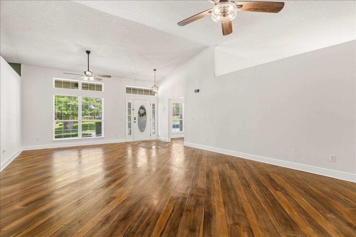 FOX VALLEY - Residential