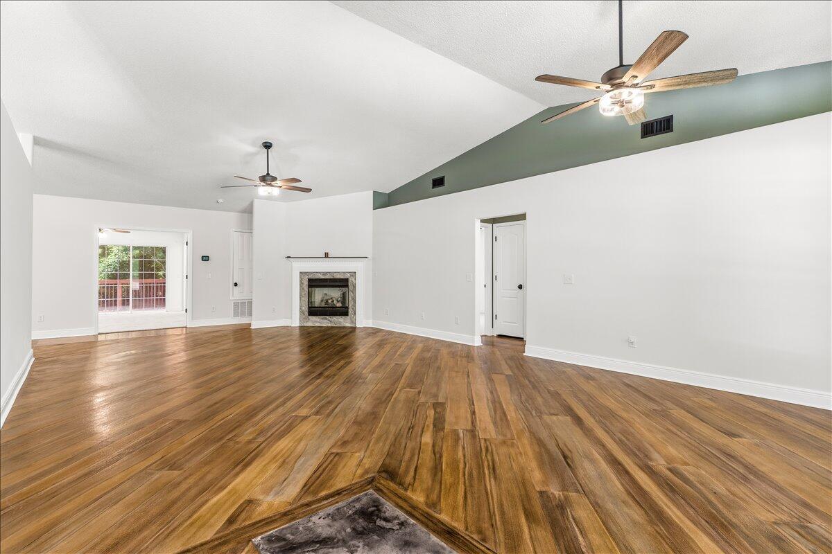 FOX VALLEY - Residential