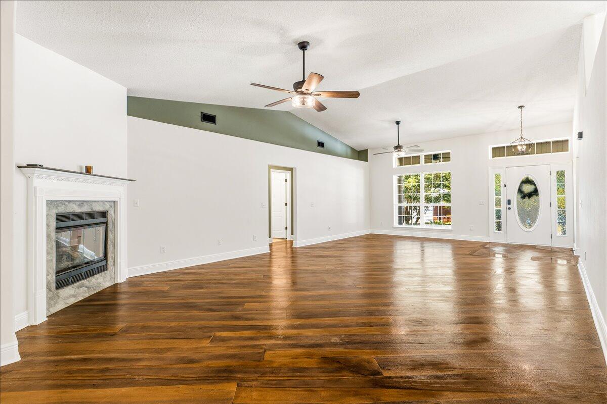 FOX VALLEY - Residential