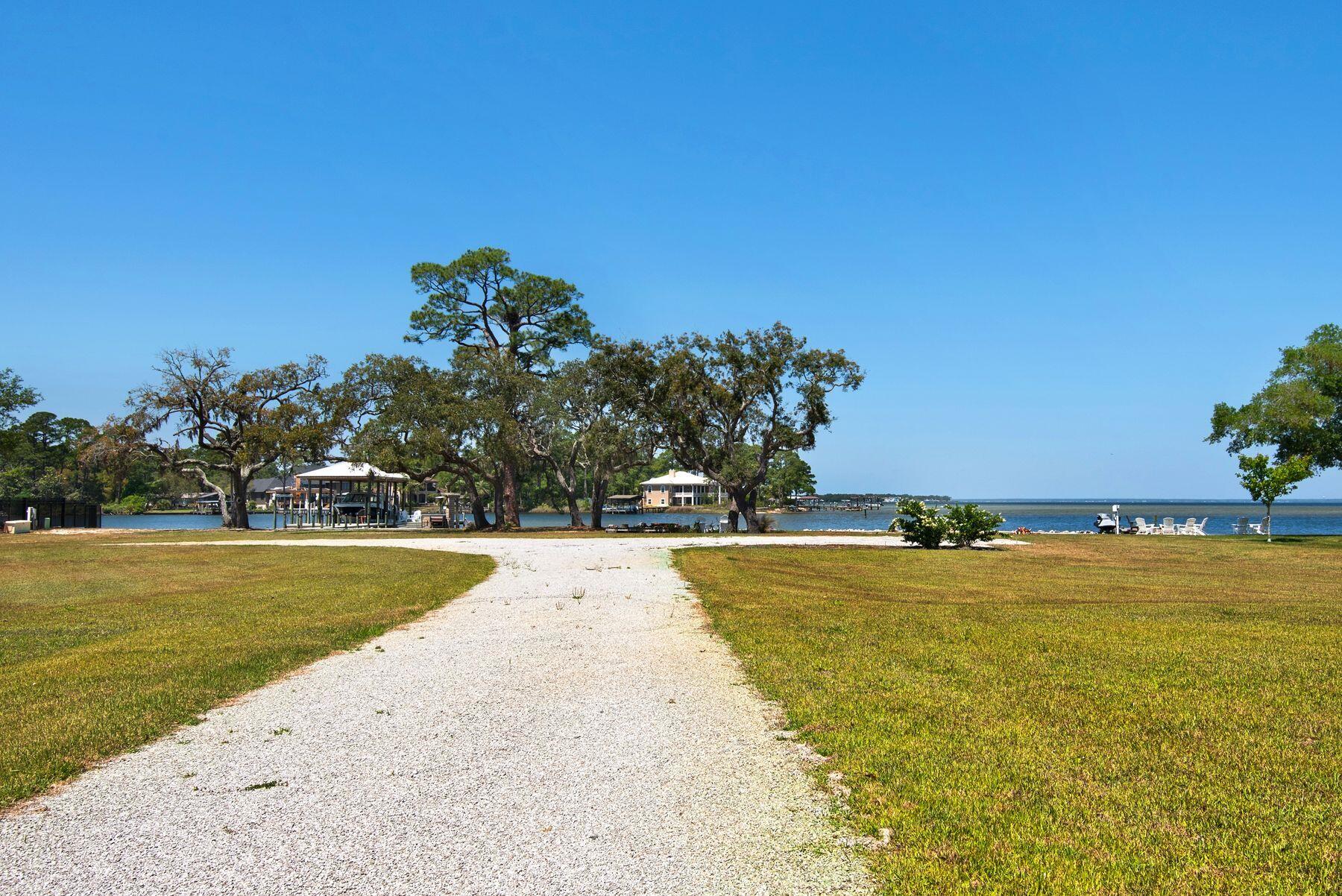 HEWETT BAYOU - Residential