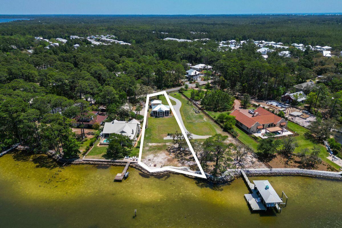 HEWETT BAYOU - Residential
