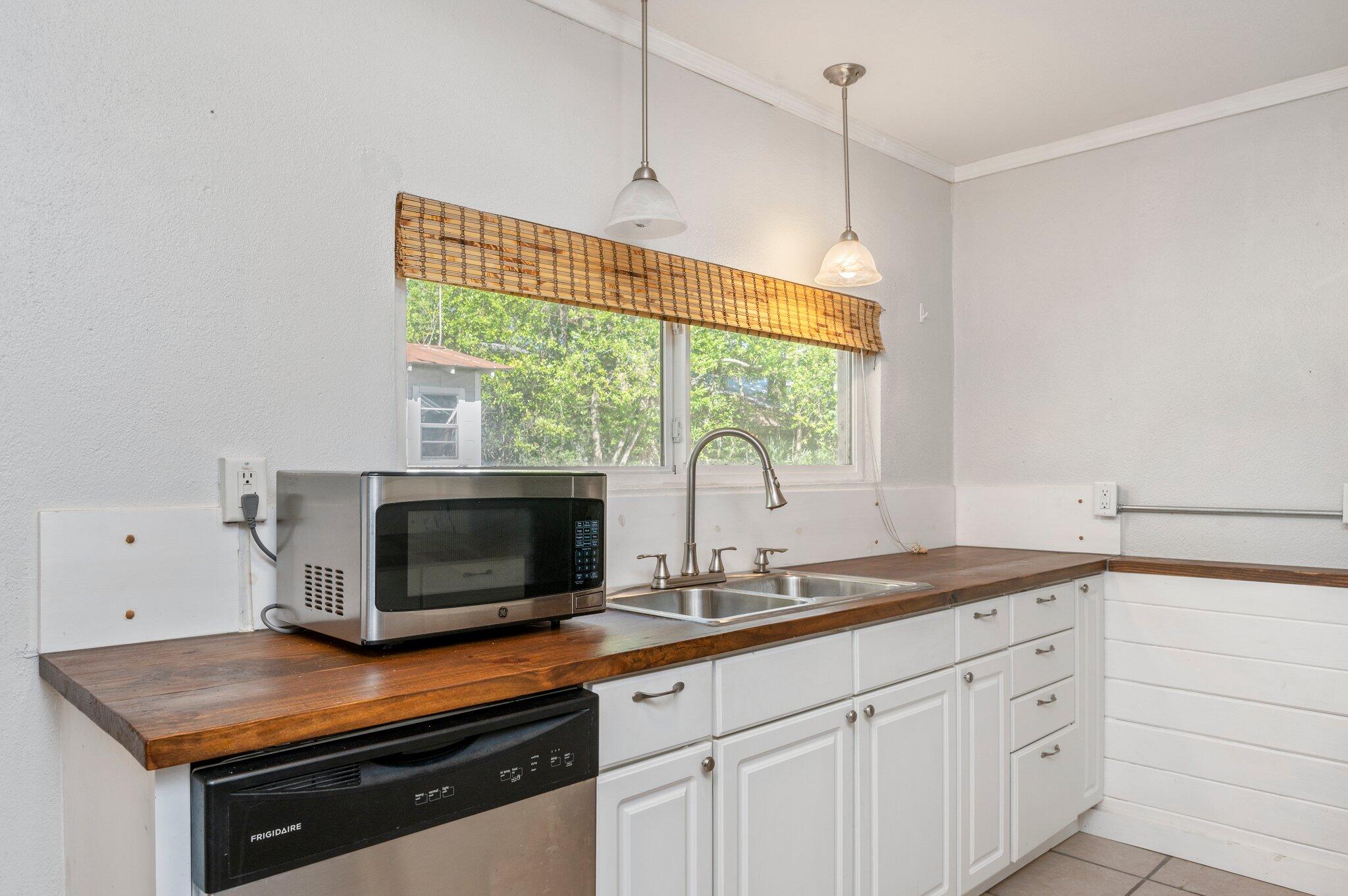 METES & BOUNDS - Residential Lease