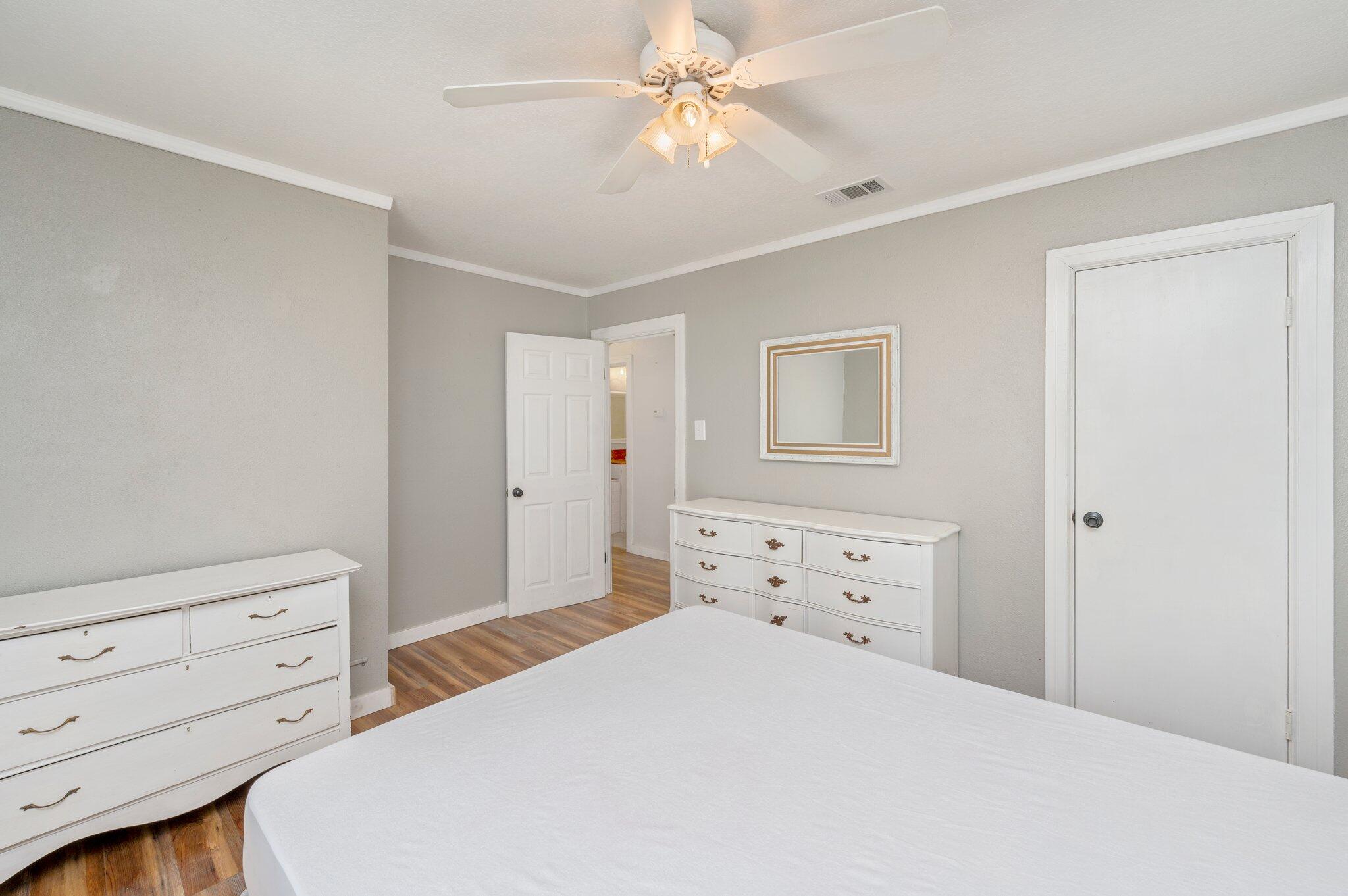METES & BOUNDS - Residential Lease