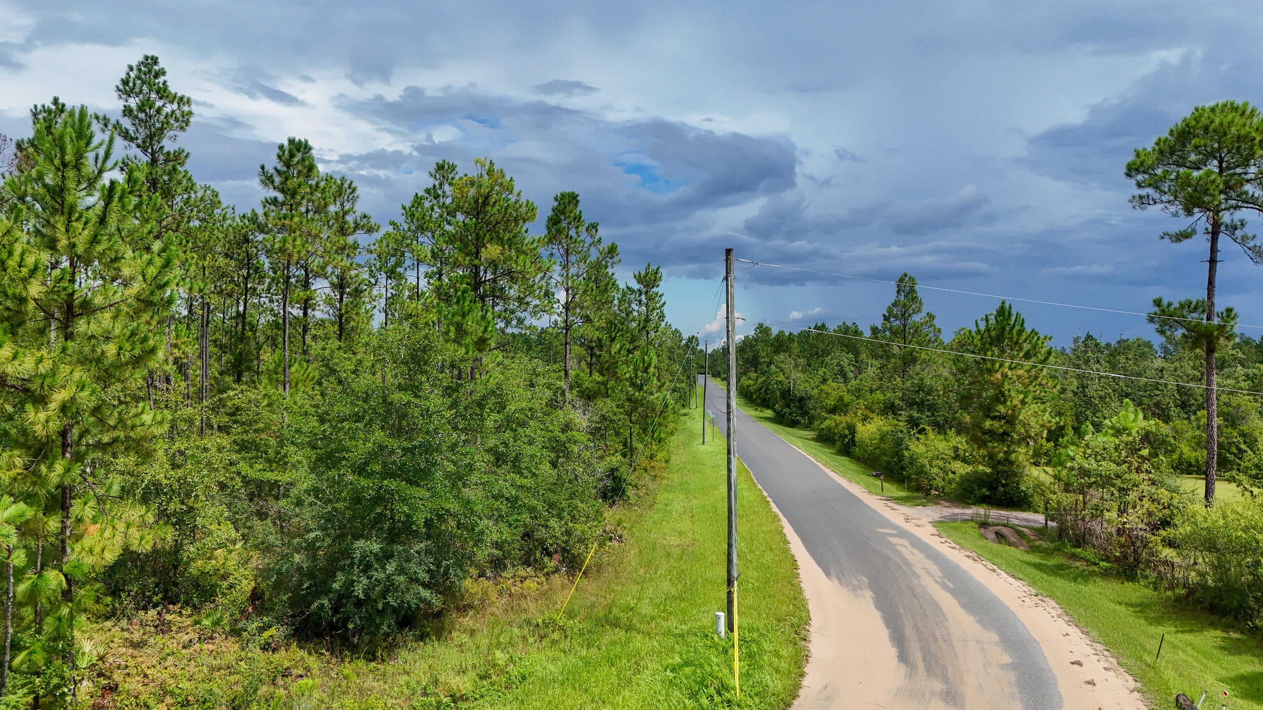NO RECORDED SUBDIVISION - Land