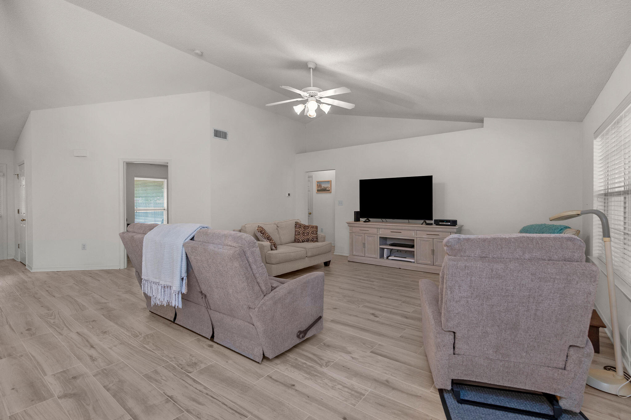HAMPTON RIDGE ESTATES - Residential