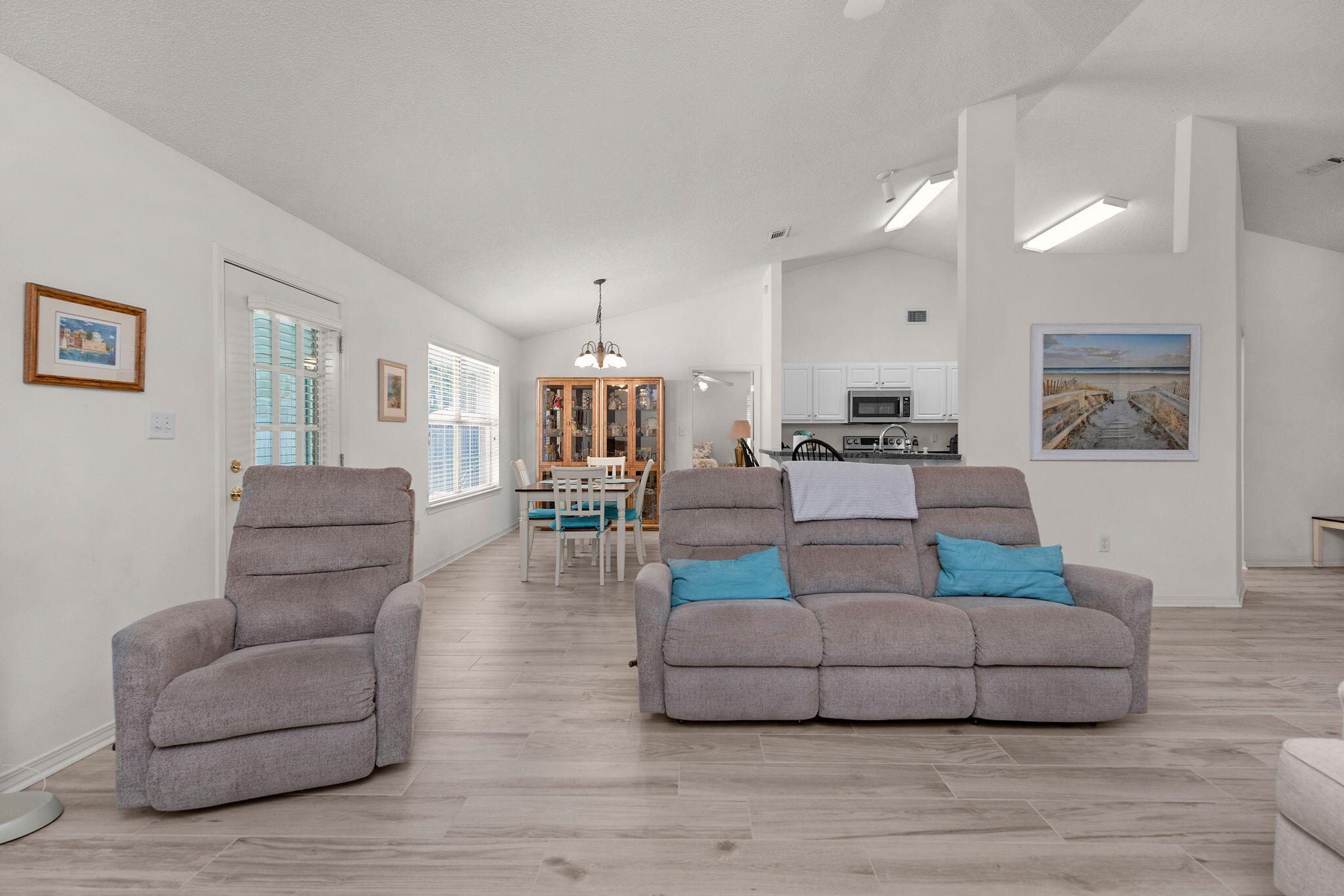 HAMPTON RIDGE ESTATES - Residential