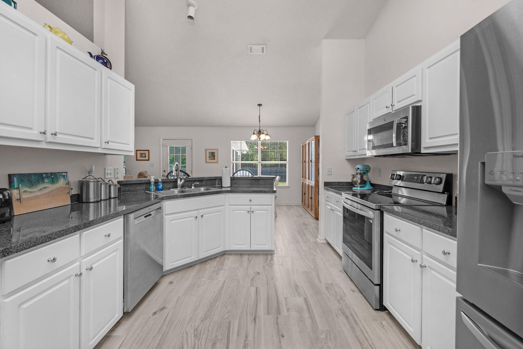 HAMPTON RIDGE ESTATES - Residential