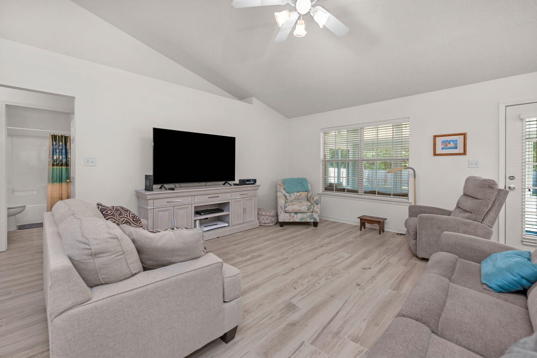 HAMPTON RIDGE ESTATES - Residential