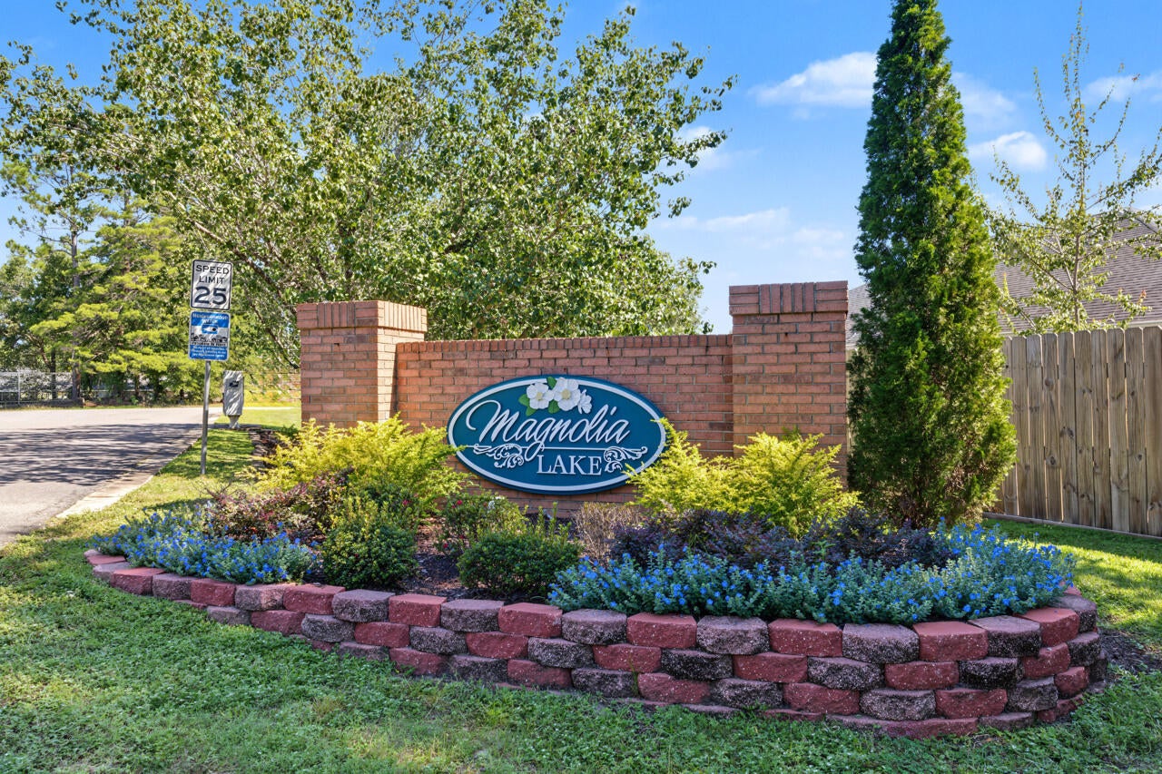 MAGNOLIA LAKE ESTATES PH 2 - Residential