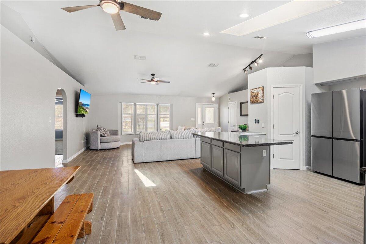 HOLLEY BY THE SEA - Residential