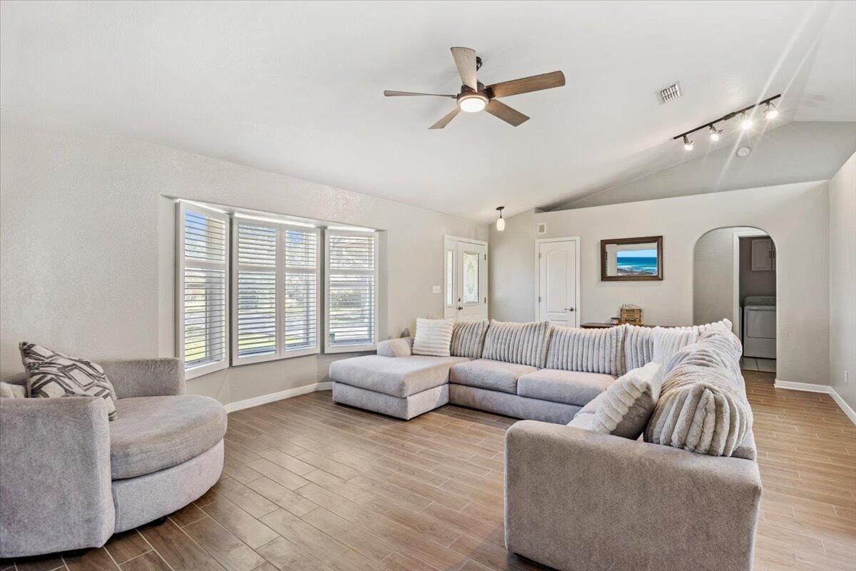 HOLLEY BY THE SEA - Residential