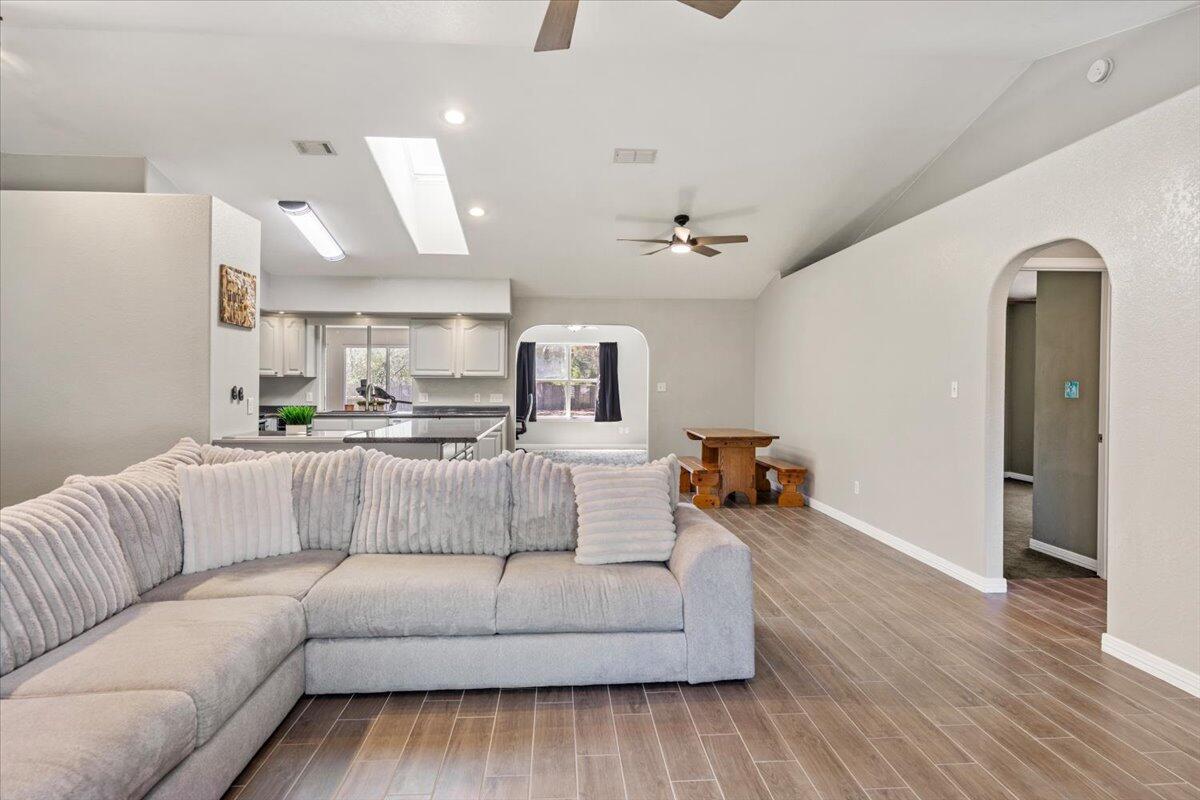 HOLLEY BY THE SEA - Residential