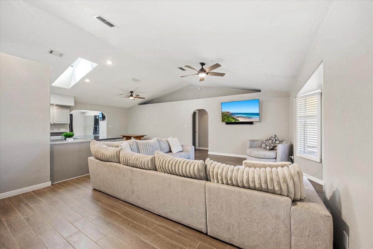 HOLLEY BY THE SEA - Residential