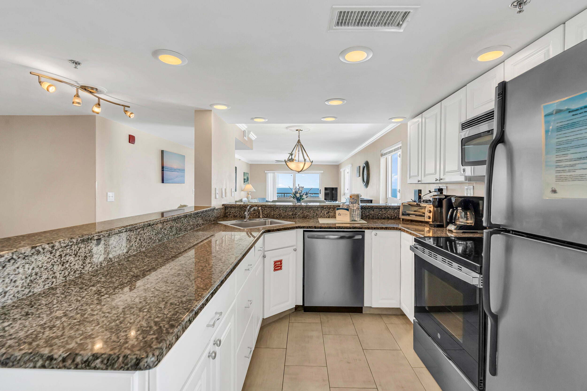 DESTIN TOWERS CONDO - Residential