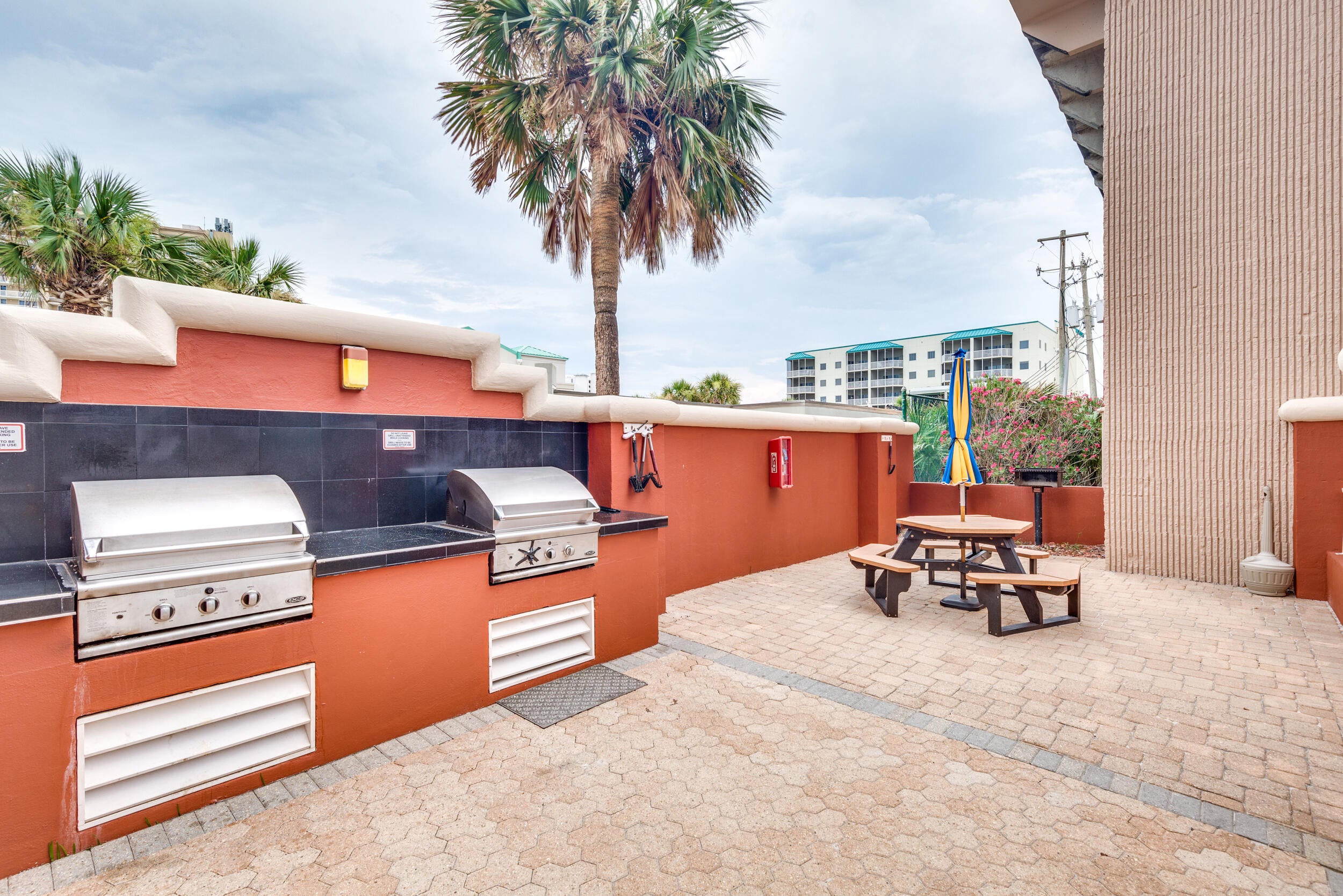 DESTIN TOWERS CONDO - Residential