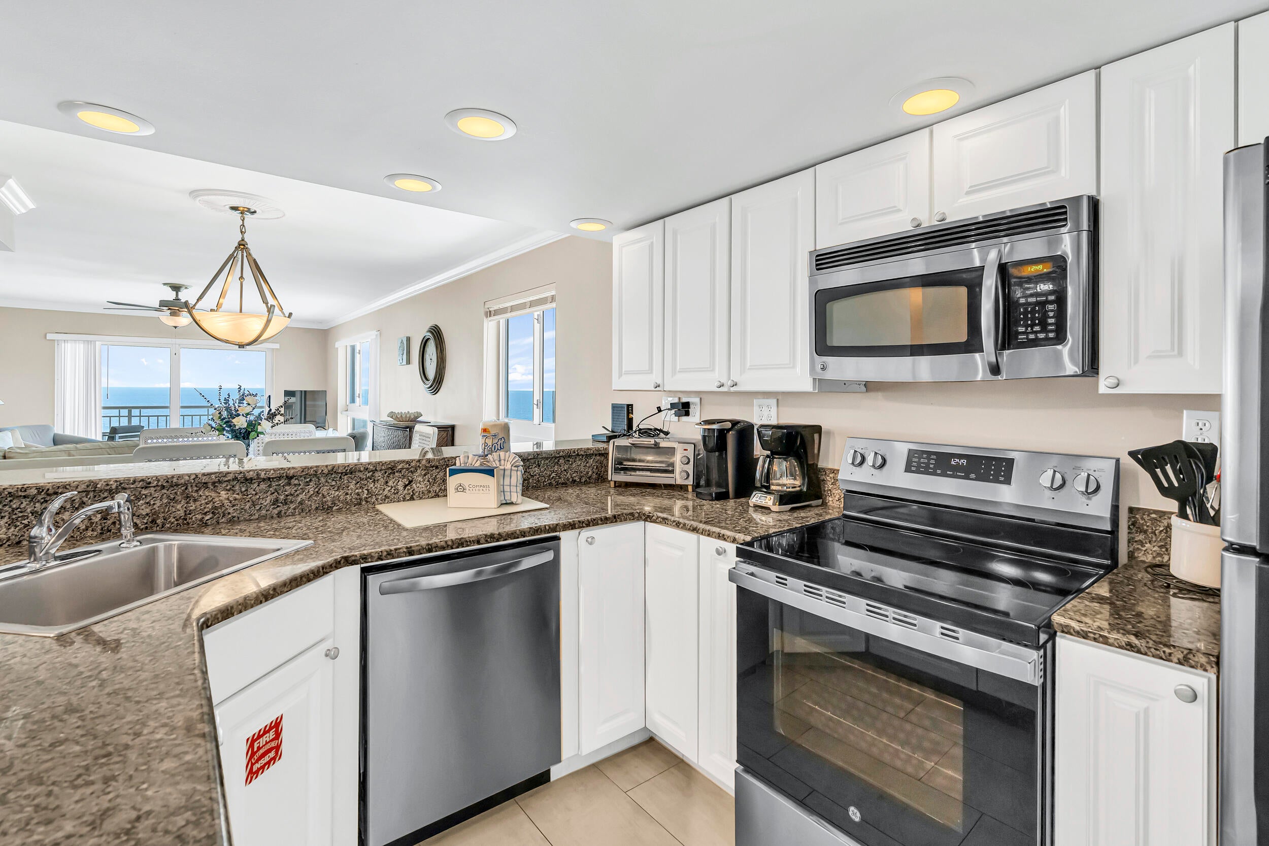 DESTIN TOWERS CONDO - Residential