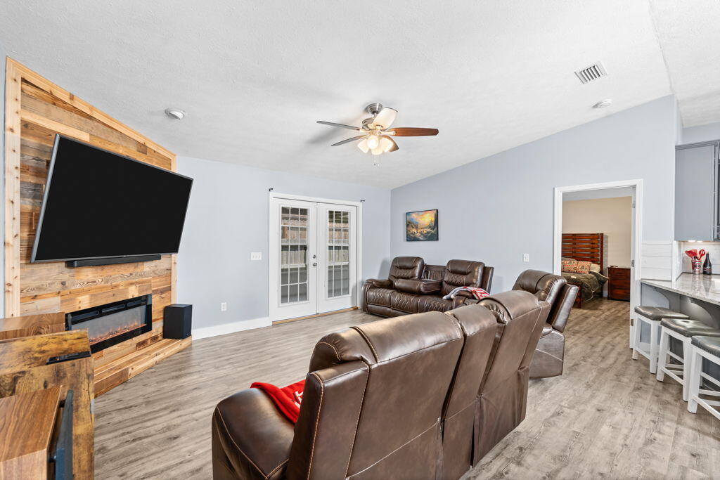 CHEROKEE HEIGHTS - Residential