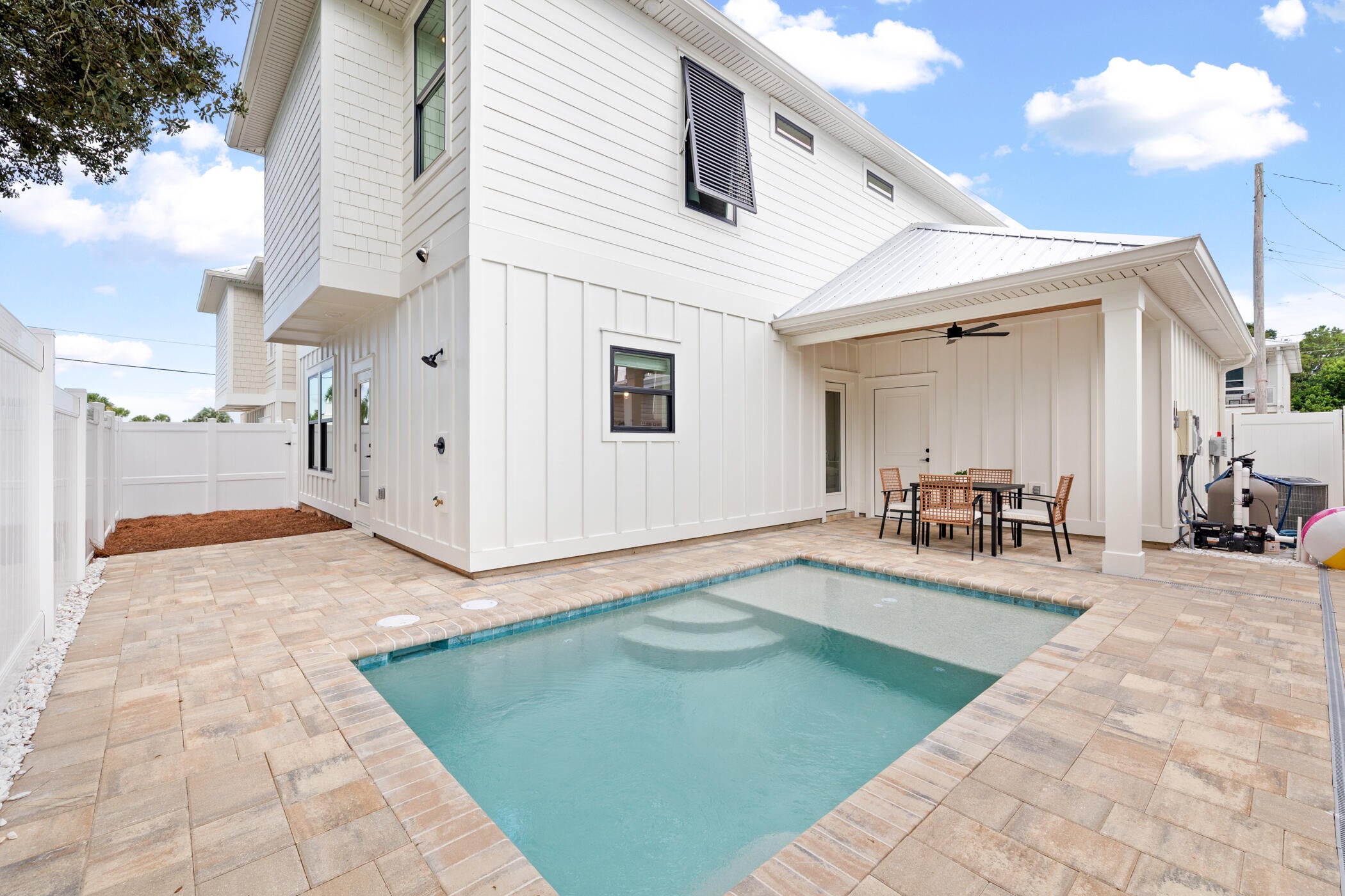 LAGUNA BEACH ESTATES 7TH ADDN - Residential